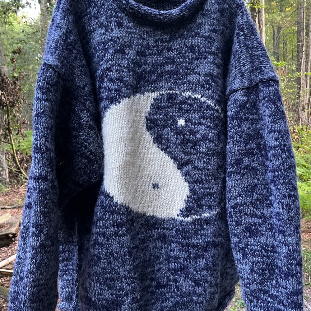 Yin Yang Sweater - 100% Wool - Handknit in Nepal - Vintage 90s